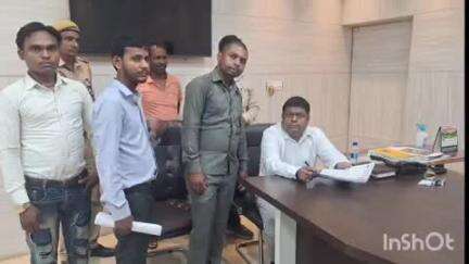 खलीलाबाद: भारत मुक्ति मोर्चा के जिला अध्यक्ष के नेतृत्व में DM कार्यालय पहुंचकर बिजली विभाग के खिलाफ दिया गया पत्र