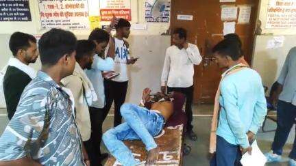 झालरापाटन: खंडिया में रंजिश के चलते बाइक से आए बदमाशों ने युवक को मारा चाकू, घायल युवक अस्पताल में भर्ती