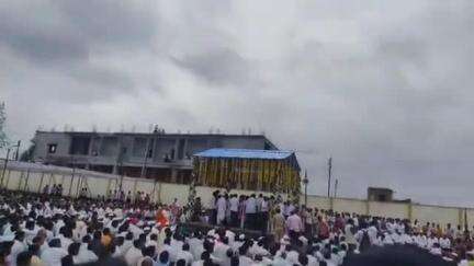 परळी: माजलगावचे माजी आमदार आर. टी. देशमुख यांचे परळी निवासस्थान परिसरात शासकीय ईतमामात अंत्यसंस्कार