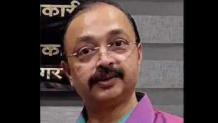 निवासी उप जिल्हाधिकारी विनोद खिरोळकर यांच्या घरातून लाखो रुपयांच घबाड जप्त; जिल्हाधिकारी कार्यालयातील लाच प्रकरण