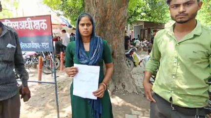 एटा: मोहल्ला महावीरगंज में ₹4 लाख की अतिरिक्त दहेज की मांग को लेकर पति ने महिला को मारपीट कर घर से निकाला, SSP से हुई शिकायत
