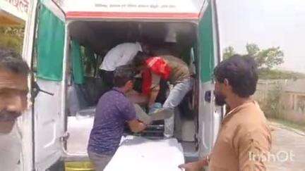 बिधूना: अछल्दा के नेवलगंज में युवक बेहोश हुआ, स्वास्थ्य केंद्र में कराया गया भर्ती