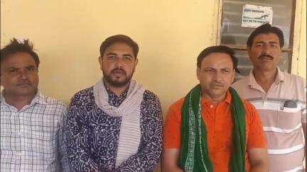 जलेसर: कोरोना के समय से बंद ट्रेनों को शुरू कराने के लिए किसानों ने जलेसर एसडीएम कार्यालय पर प्रधानमंत्री के नाम सौंपा ज्ञापन
