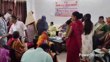 कर्वी: कर्वी के PWD गेस्ट हाउस में महिला आयोग द्वारा उ०प्र०राज्य महिला आयोग की सदस्या ने की जन सुनवाई
