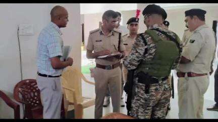 गया टाउन सीडी ब्लॉक: जनता दरबार में SSP आनंद कुमार ने 40 पीड़ितों की समस्याएँ सुनीं, कुछ का मौके पर ही निपटारा किया