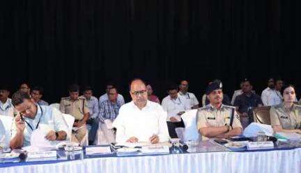 जिलाधिकारी, पटना एवं वरीय पुलिस अधीक्षक, पटना द्वारा माननीय प्रधानमंत्री जी के पटना में निर्धारित कार्यक्रम हेतु प्रतिनियुक्त दंडाधिकारियों एवं पुलिस पदाधिकारियों की संयुक्त ब्रीफिंग की गई।