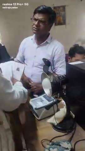 तालबेहट: तालबेहट BSNL ऑफिस में आधार कार्ड में मोबाइल नंबर लिंक कराने गए युवक से अवैध पैसे की मांग, विरोध करने पर धक्का देकर भगाया