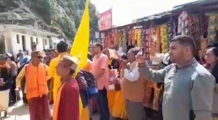 पोखरी: कार्तिक स्वामी की चल विग्रह मूर्ति कनकचौरी से बद्रीनाथ धाम के लिए हुई रवाना