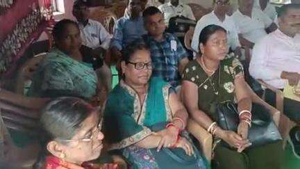 घोसी: बीआरसी में प्रखंड शिक्षा पदाधिकारी द्वारा गुरु गोष्ठी का किया गया आयोजन