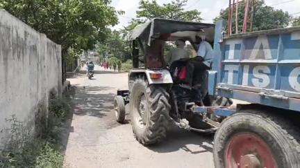 खलीलाबाद: बिधियानी से रेलवे स्टेशन मार्ग अत्यधिक क्षतिग्रस्त होने के कारण राहगीरों का चलना दूभर,सड़क बनाने की मांग की #jansamasya