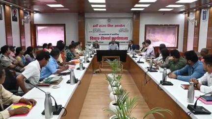 टिहरी: एन. रवि शंकर ने प्राथमिकता तय कर एकमुस्त अनुदान के तहत निर्विवादित भूमि अवधारणा परियोजना रिपोर्ट उपलब्ध कराने की मांग की