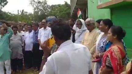 খড়গপুর ১: বীর সেনাদের অপারেশন সিঁদুর সাফল্যের প্রতি সম্মান জানাতে খড়গপুর ১ নং ব্লকে তিরঙ্গা যাত্রা তৃণমূলের