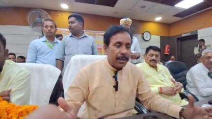 आज़मगढ़: मंत्री अनिल राजभर ने कहा, विपक्ष के पास मुद्दे नहीं, बस बुराई करना रह गया है, सेना का मनोबल गिरता है, भाजपा बढ़ती है