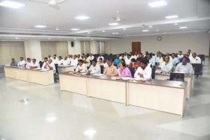 గద్వాల్: జిల్లాలో రైతులకు మంచి ఆదాయం అందే విధంగా చర్యలు చేపట్టాలి: జిల్లా కలెక్టర్ బిఎం సంతోష్ కుమార్