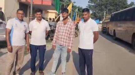 अयोध्या में परिवार से नाराज होकर 8 दिन से गुमशुदा युवक को जल पुलिस ने परिवार से मिलाया