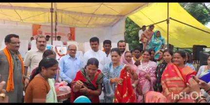 बिंद्रानवागढ़ गरियाबंद: मैनपुर के वन विभाग परिसर में आयोजित हुआ समाधान शिविर, हितग्राहियों को विभिन्न योजनाओं से किया गया लाभान्वित