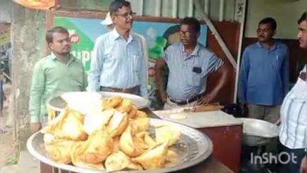 পুরুলিয়া ২: রাস্তার ওপর খোলা অবস্থায় খাবার রাখা নিয়ে  অভিযোগ সাধারণ মানুষের অভিযান ফুড সেফটি দপ্তরের #jansamasya