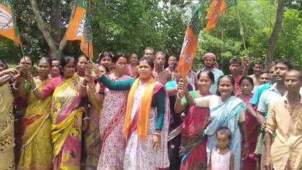 গাজোল: বিভিন্ন দল ছেড়ে BJP-তে যোগদান করল ফতেপুর বুথের 70টি পরিবার