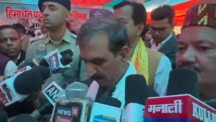 कुल्लू: मुख्यमंत्री सुखविंदर सिंह सुक्खू ने तीर्थन घाटी की 2200 महिलाओं को फर्स्ट स्टेज की ₹1500 राशि वितरित की