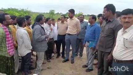 వనపర్తి: రైతులు పండించిన వరి ధాన్యం ప్రభుత్వం ద్వారా కొనుగోలు చేస్తాం : వనపర్తి కలెక్టర్ ఆదర్శ సురభి.