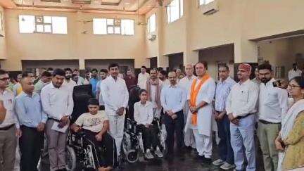 हनुमानगढ़: ज़िला मुख्यालय पर 31 विशेष योग्यजनों को वितरित की गई इलेक्ट्रिक व्हील चेयर