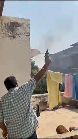 मुज़फ्फरनगर: चर्चित दबंग उद्योगपति विशू तायल का रिवाल्वर से फायरिंग करते हुए एक और वीडियो सोशल मीडिया पर हुआ वायरल