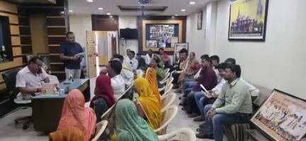बाबई: माखन नगर विधायक ने कार्यालय में क्षेत्रवासियों की मांगें व समस्याएं सुनीं और उनका निराकरण कराया
