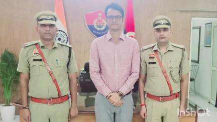 रेवाड़ी: एसपी हेमेंद्र कुमार मीणा ने 2 सहायक उप निरीक्षकों को उप निरीक्षक पद पर पदोन्नत होने पर दी बधाई