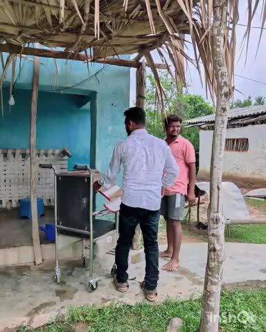 ମାଲକାନଗିରି: ୮୦ ବର୍ଷର ବୃଦ୍ଧା ଙ୍କୁ ପ୍ରଦାନ କରାଗଲା ୱିଲ ଚେୟାର, ବ୍ଲକ ଟିମ୍ ବୃଦ୍ଧାଙ୍କ ଘରେ ପହଞ୍ଚି ଅନ୍ୟାନ୍ୟ ସରକାରୀ ଯୋଜନାରେ ସାମିଲ ନେଇ ସ୍ପଷ୍ଟ