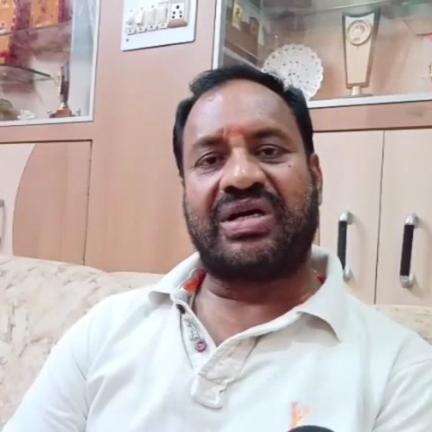 अलवर: अलवर कांग्रेस जिला अध्यक्ष ने सोशल मीडिया पर भाजपा नेता का पैर पकड़ने का फोटो वायरल होने पर दिया स्पष्टीकरण