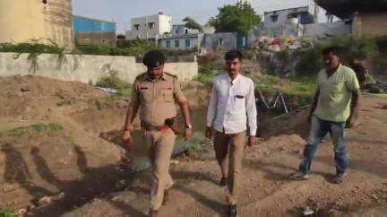 જૂનાગઢ: સાબલપુરમાં મનપા દ્વારા ખોદવામાં આવેલ ખાડામાં બાળક ડૂબી જવા મામલે પરિવારની જવાબદારો સામે કાર્યવાહીની માંગ પોલીસ તપાસ શરૂ