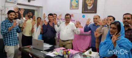 गढ़वा: जिला कार्यालय में उपायुक्त दिनेश कुमार यादव के निर्देश पर 'चुप्पी तोड़ो, स्वस्थ रहो' चरण-6 कार्यक्रम का हुआ शुभारंभ