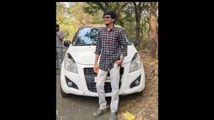 పాలకొల్లు: చించినాడ బ్రిడ్జి వద్ద బైక్‌పై సెల్‌ఫోన్ ఉంచి యువకుడు గోదావరిలో దూకినట్లు అనుమానం, కొనసాగుతున్న గాలింపు చర్యలు
