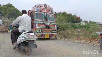 મેઘરજ: માલપુર રોડપર પુલીયાની કામગીરીને લઈને આપવામાં આવેલ ડાયવર્ઝનમાં ટ્રક ફસાયો,વાહન ચાલકો માટે ડાયવર્ઝન મુસીબત #jansamasya