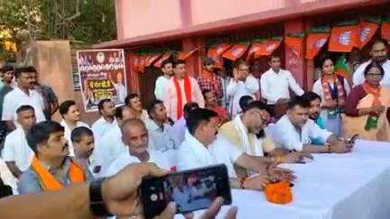 बिक्रमगंज: नागेंद्र झा महिला महाविद्यालय में प्रधानमंत्री के कार्यक्रम को लेकर मंत्री ने महिला कार्यकर्ताओं के साथ की बैठक