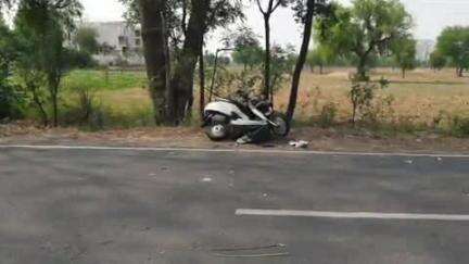 महेंद्रगढ़: सिगड़ा गांव के पास अज्ञात वाहन ने स्कूटी को मारी टक्कर, युवती की मौत, 6 महीने की बच्ची अनाथ