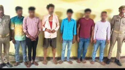 मड़िहान: मड़िहान थाना पुलिस ने जुआ खेल रहे 6 जुआरियों को किया गिरफ्तार, मौके से ₹5400 नगद व 52 ताश के पत्ते बरामद