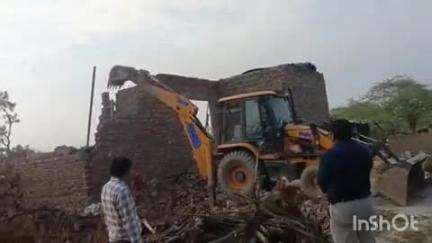 अलीगंज: पिपहरा में ढाका की जमीन पर अवैध निर्माण था, प्रशासन ने आज बुलडोजर से करवाया कब्जा मुक्त