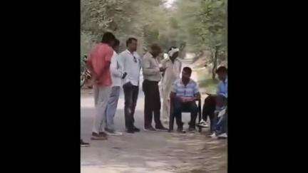 डबवाली: गांव गोदिकां क्षेत्र में बिजली लाइन बिछाने को लेकर किसानों ने किया बिजली निगम का विरोध, मौके पर पहुंची पुलिस