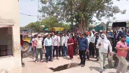 इंदरगढ़: इंदरगढ़ कृषि मंडी में राजस्व व नापतोल विभाग ने गला व्यापारियों की दुकानों पर की छापामार कार्रवाई