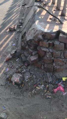 ठाकुरगंज में लापरवाही बनी हादसों की वजह! सड़क खोदकर डाले गए थे बिजली के तार
#jansamasya