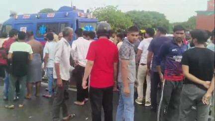 अमरोहा: डिडौली में पुराने थाने के सामने हाईवे पर अज्ञात वाहन ने एक व्यक्ति को मारी टक्कर, हुई मौत