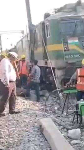 ऐशबाग स्टेशन पर बेपटरी हुआ इंजन, कई ट्रेनों का आवागमन प्रभावित हुआ