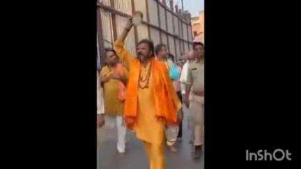 वाराणसी पहुंचे साउथ के एक्टर मोहन बाबू ने बाबा विश्वनाथ और बाबा काल भैरव का किया दर्शन