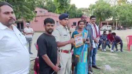 पकड़ी दयाल: बड़कागांव हाई स्कूल में प्रभु नारायण डिफेंस अकादमी ने बिहार पुलिस में चयनित 6 युवाओं को किया सम्मानित