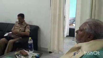 भभुआ: सर्किट हाउस में बिहार सरकार के सहकारिता मंत्री डॉ प्रेम कुमार ने एसपी के साथ की समीक्षा बैठक