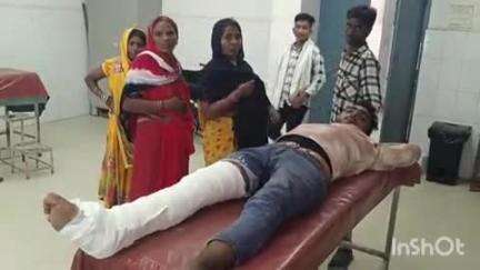 अधौरा: भगवानपुर बाजार में ट्रैक्टर और बाइक की टक्कर में बाइक सवार घायल, हायर सेंटर रेफर