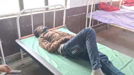 बिल्सी: बेरमई बुजुर्ग गांव में ससुराल में आए युवक ने विषैला पदार्थ पिया, हालत बिगड़ने पर पुलिस ने पहुंचाया अस्पताल