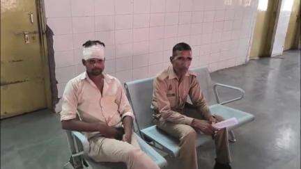 एटा: गांव हीरापुर में भाई ने भाई को समरसेबल चलाने को लेकर जमकर पीटा, घायल ने कोतवाली नगर में की शिकायत