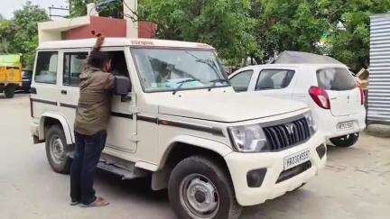 इंद्री: आज दोपहर 3 बजे वाल्मीकि चौक से खाद्य सुरक्षा विभाग ने करियाने की दुकान से नमकीन का सैंपल लिया
